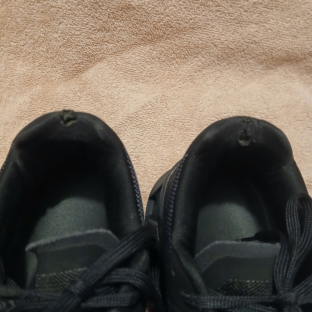 On Running Cloud Running Sneakers — Black - Picture 6 of 12